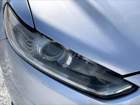 Used 2016 Ford Fusion SE w/ Equipment Group 202A image 27