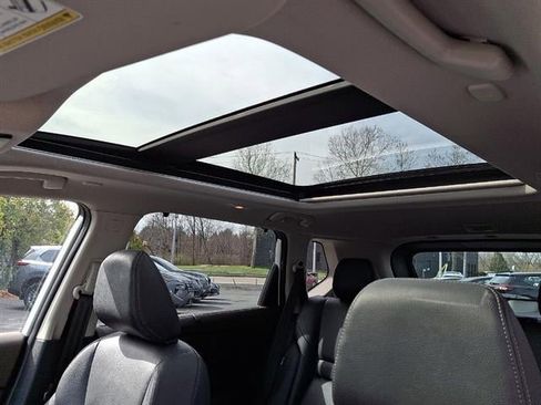 Certified 2023 Nissan Rogue SL w/ SL Premium Package image 15