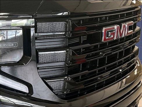 Used 2024 GMC Sierra 1500 Elevation w/ X31 Off-Road Package AWD/4WD image 32