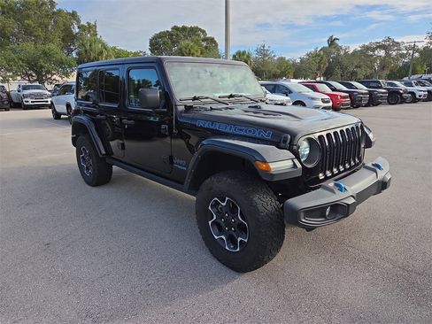 Used 2022 Jeep Wrangler Unlimited Rubicon 4xe image 2