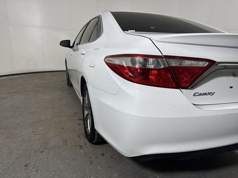Used 2017 Toyota Camry SE image 29