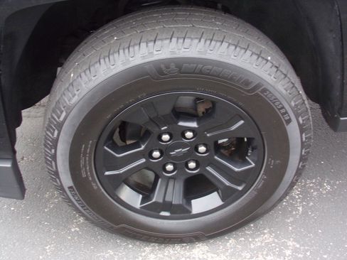 Used 2017 Chevrolet Silverado 1500 LTZ Z71 w/ LTZ Plus Package image 9