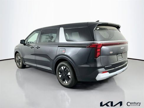 New 2026 Kia Carnival LXS FWD image 4