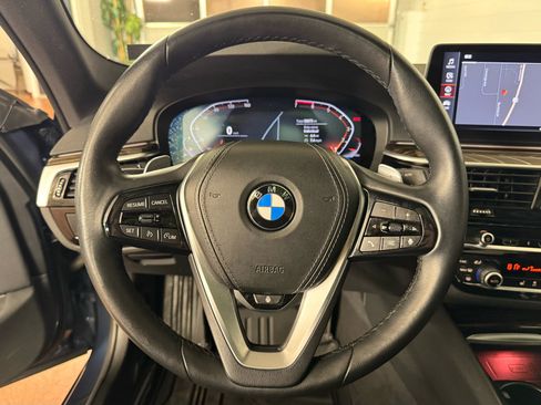 Used 2023 BMW 530i xDrive w/ Premium Package image 24