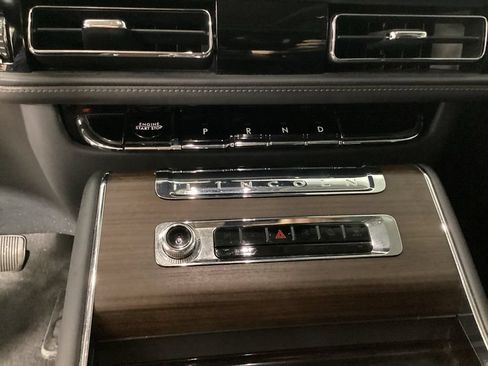 Used 2025 Lincoln Aviator Reserve w/ Illumination Package AWD/4WD image 19