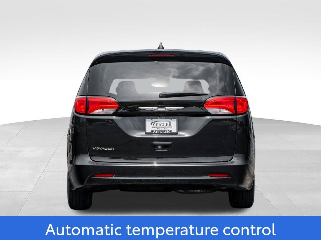 Used 2023 Chrysler Voyager LX FWD image 6