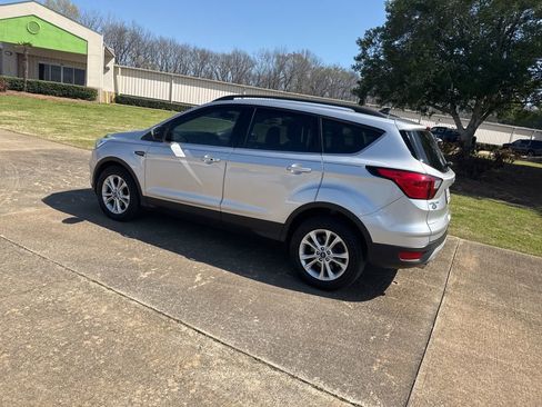 Used 2019 Ford Escape SEL image 7