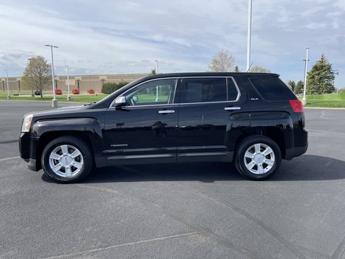 Used 2013 GMC Terrain SLE w/ LPO, Chrome Package AWD/4WD image 2