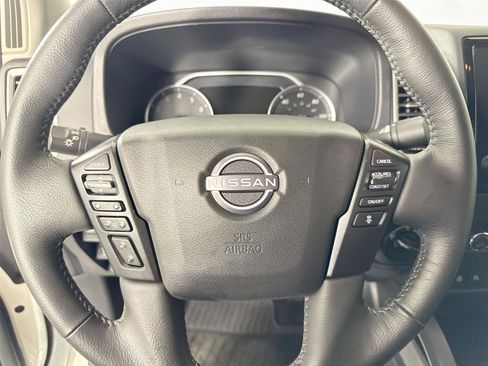 Used 2024 Nissan Frontier SV w/ Hardbody Edition AWD/4WD image 15