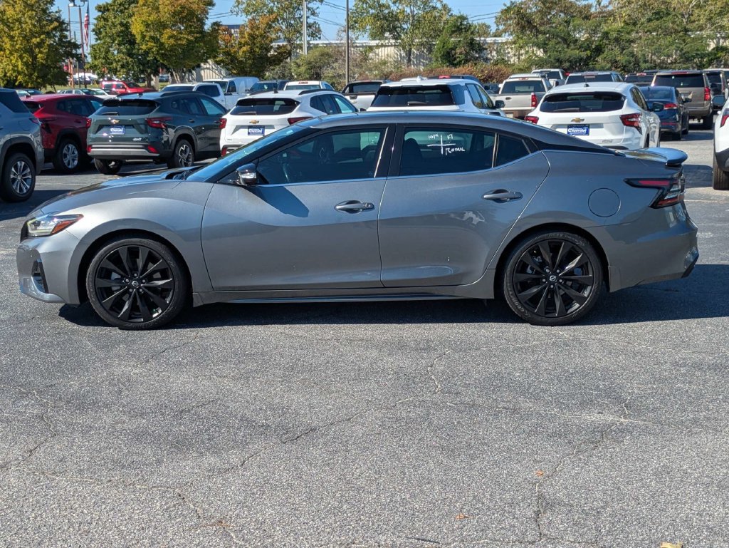 Used 2023 Nissan Maxima SR w/ Sport Mat Group FWD image 7