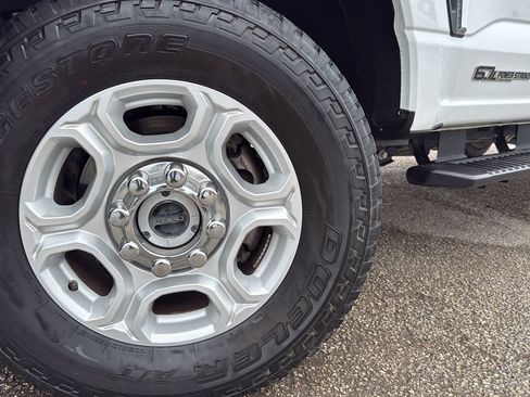 Certified 2025 Ford F250 XLT w/ FX4 Off-Road Package AWD/4WD image 29