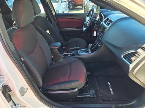 Used 2011 Dodge Avenger Heat image 21