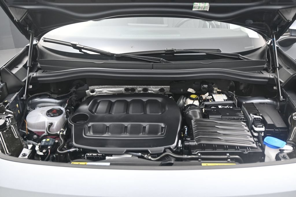 Used 2025 Volkswagen Tiguan S FWD image 11