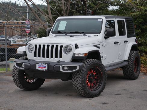 Used 2020 Jeep Wrangler Unlimited Sahara image 2