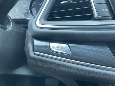 Used 2023 Buick Enclave Premium image 18