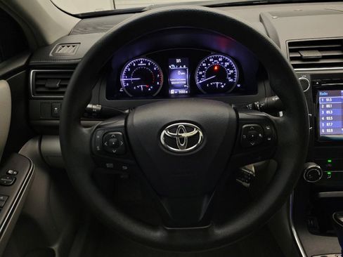 Used 2017 Toyota Camry LE w/ Moonroof Package image 22