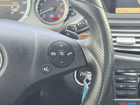 Used 2011 Mercedes-Benz E 550 4MATIC Sedan image 29