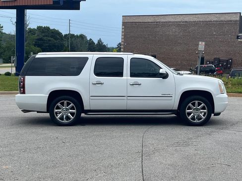 Used 2012 GMC Yukon XL Denali RWD image 10