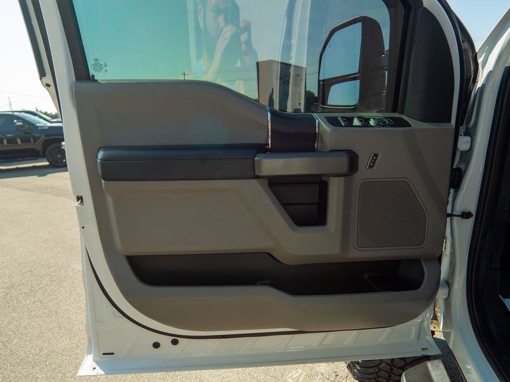 Used 2019 Ford F250 XLT w/ XLT Value Package AWD/4WD image 17