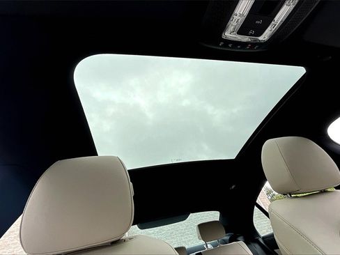 Used 2023 Mercedes-Benz CLA 250 4MATIC image 17