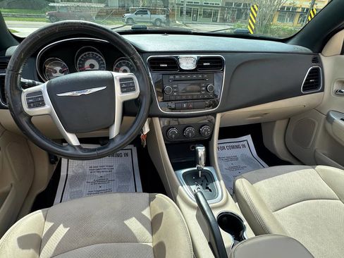 Used 2014 Chrysler 200 Touring FWD image 12