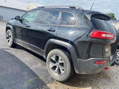 Used 2016 Jeep Cherokee Trailhawk w/ Comfort/Convenience Group AWD/4WD image 3