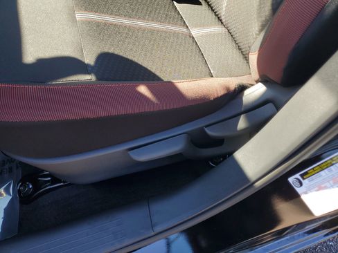 New 2025 Nissan Versa SR w/ Trunk Package FWD image 18