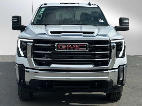 New 2025 GMC Sierra 2500 SLE w/ Preferred Package image 2