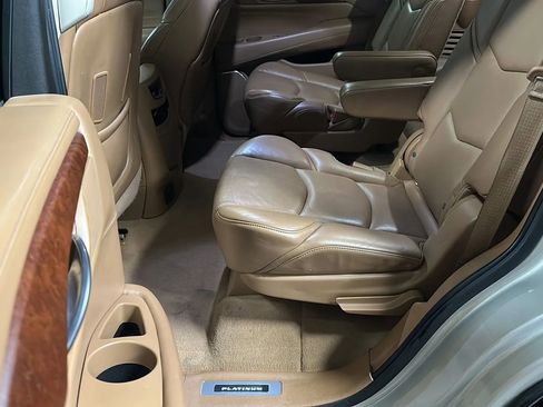 Used 2016 Cadillac Escalade Platinum image 11