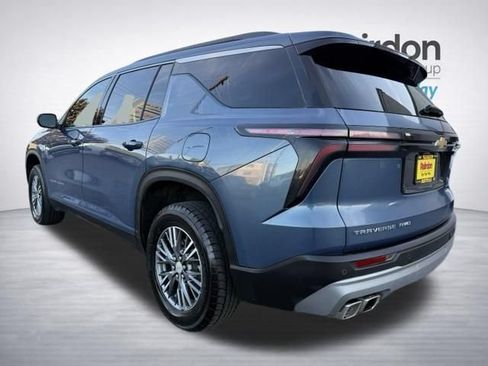Used 2025 Chevrolet Traverse LT AWD/4WD image 5