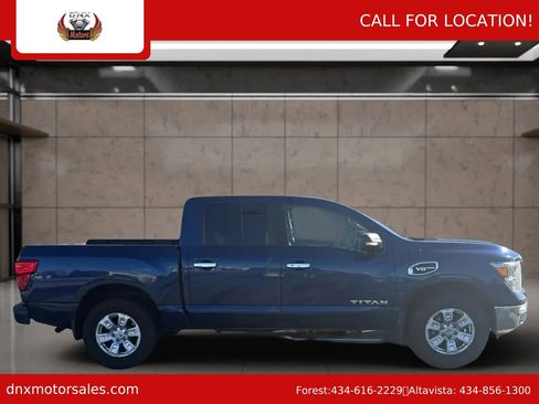 Used 2017 Nissan Titan SV image 6