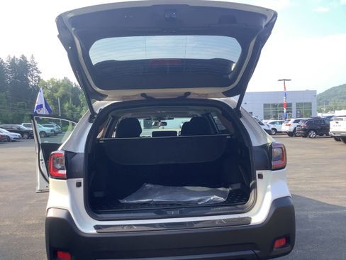 Certified 2025 Subaru Outback Premium image 28
