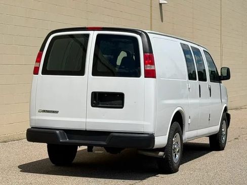 Used 2007 Chevrolet Express 1500 RWD image 18