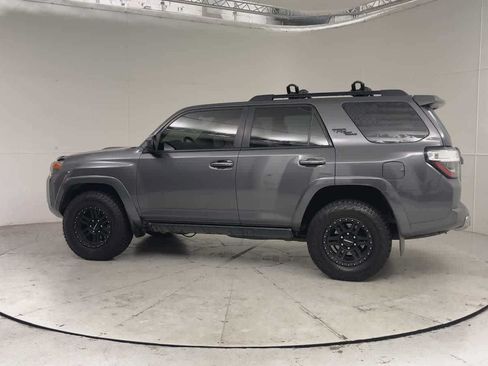 Used 2020 Toyota 4Runner TRD Off-Road AWD/4WD image 4
