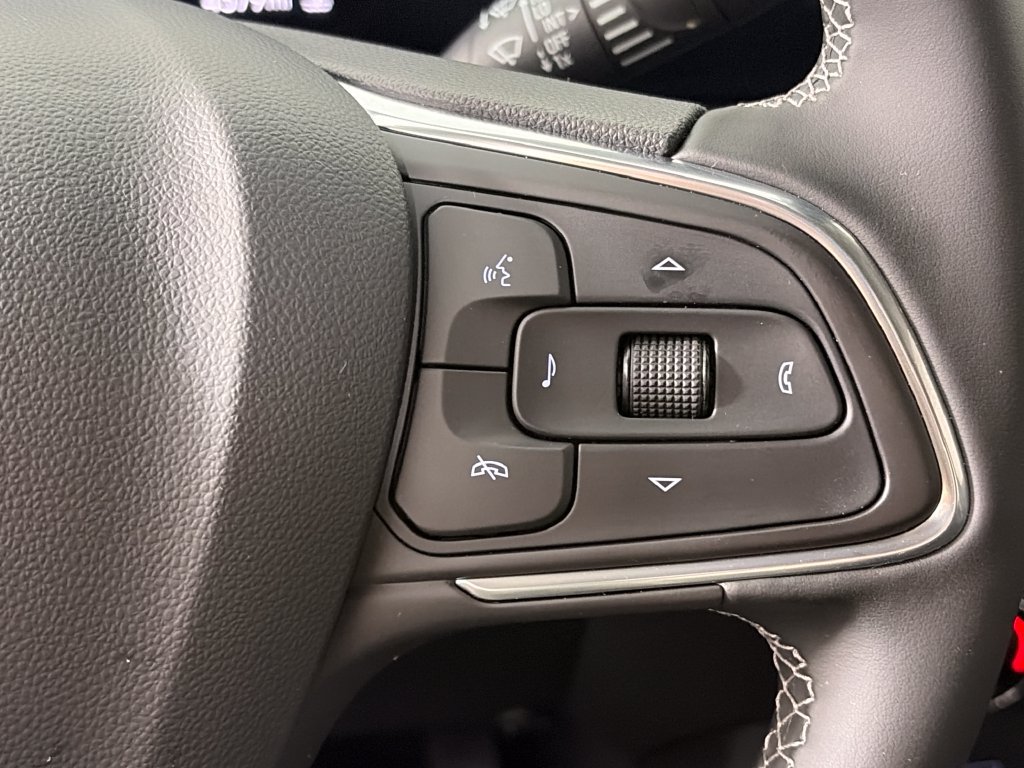 Used 2025 Buick Encore GX Preferred w/ Advanced Technology Package FWD image 18
