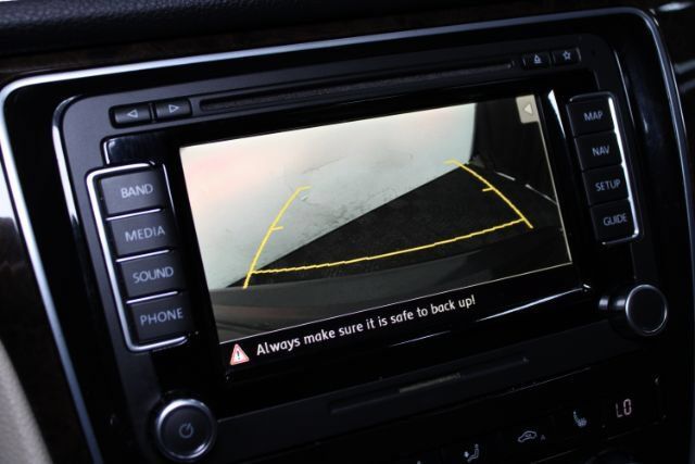 Used 2014 Volkswagen Passat TDI SEL Premium FWD image 18