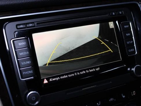 Used 2014 Volkswagen Passat TDI SEL Premium FWD image 18