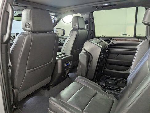 Used 2023 Chevrolet Suburban Z71 w/ Z71 Off-Road Package image 20