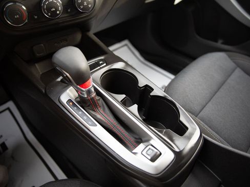 Certified 2024 Chevrolet Trax RS w/ Driver Confidence Package image 17