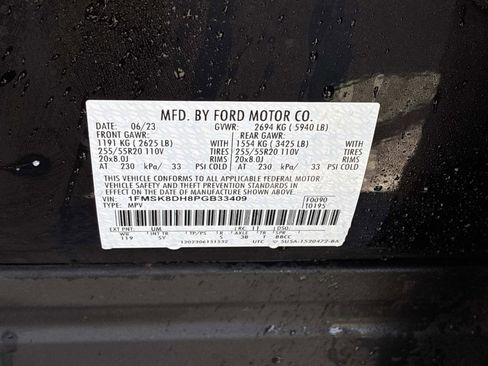 Used 2023 Ford Explorer XLT w/ Equipment Group 202A AWD/4WD image 23