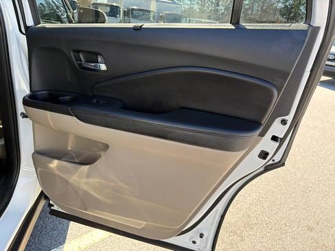 Used 2021 Honda Pilot Touring image 16