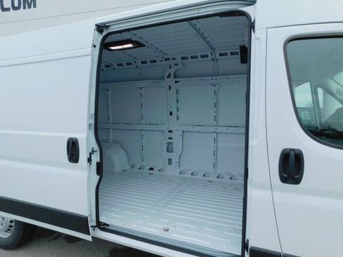 New 2026 RAM ProMaster 2500 w/ Convenience Group FWD image 30