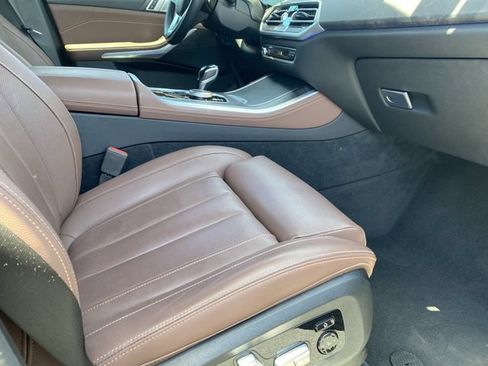 Used 2022 BMW X5 xDrive40i w/ Luxury Seating Package AWD/4WD image 11