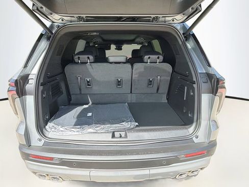 New 2026 Chevrolet Traverse LT w/ Sun and Wheel Package AWD/4WD image 29