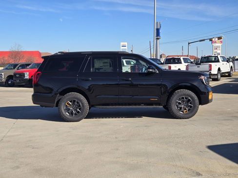 New 2026 Ford Expedition Tremor image 7