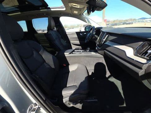 Certified 2025 Volvo XC60 B5 Plus image 7