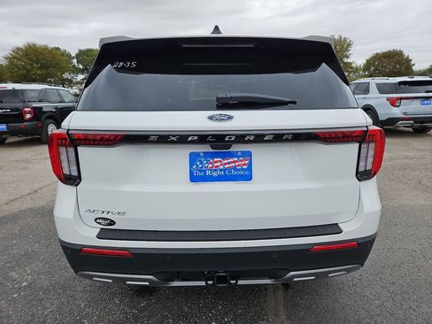 New 2026 Ford Explorer Active w/ Active Comfort Package image 10