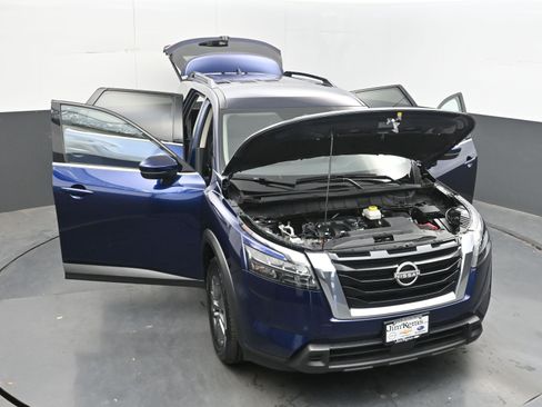 Used 2025 Nissan Pathfinder SV AWD/4WD image 37