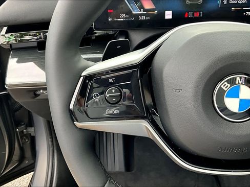 Certified 2025 BMW 530i RWD image 23