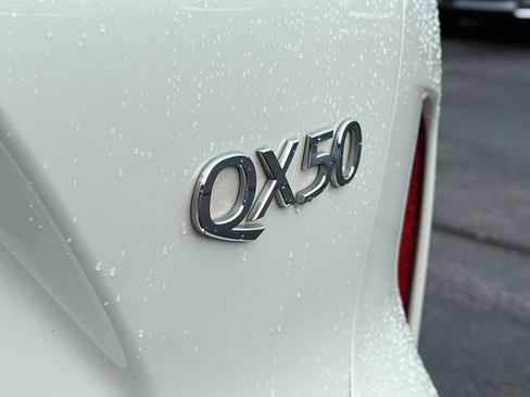 Certified 2022 INFINITI QX50 Luxe image 10